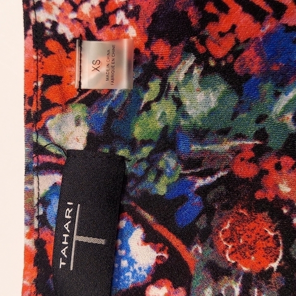 Tahari Floral Square Neck top Size XS - Picture 6 of 10